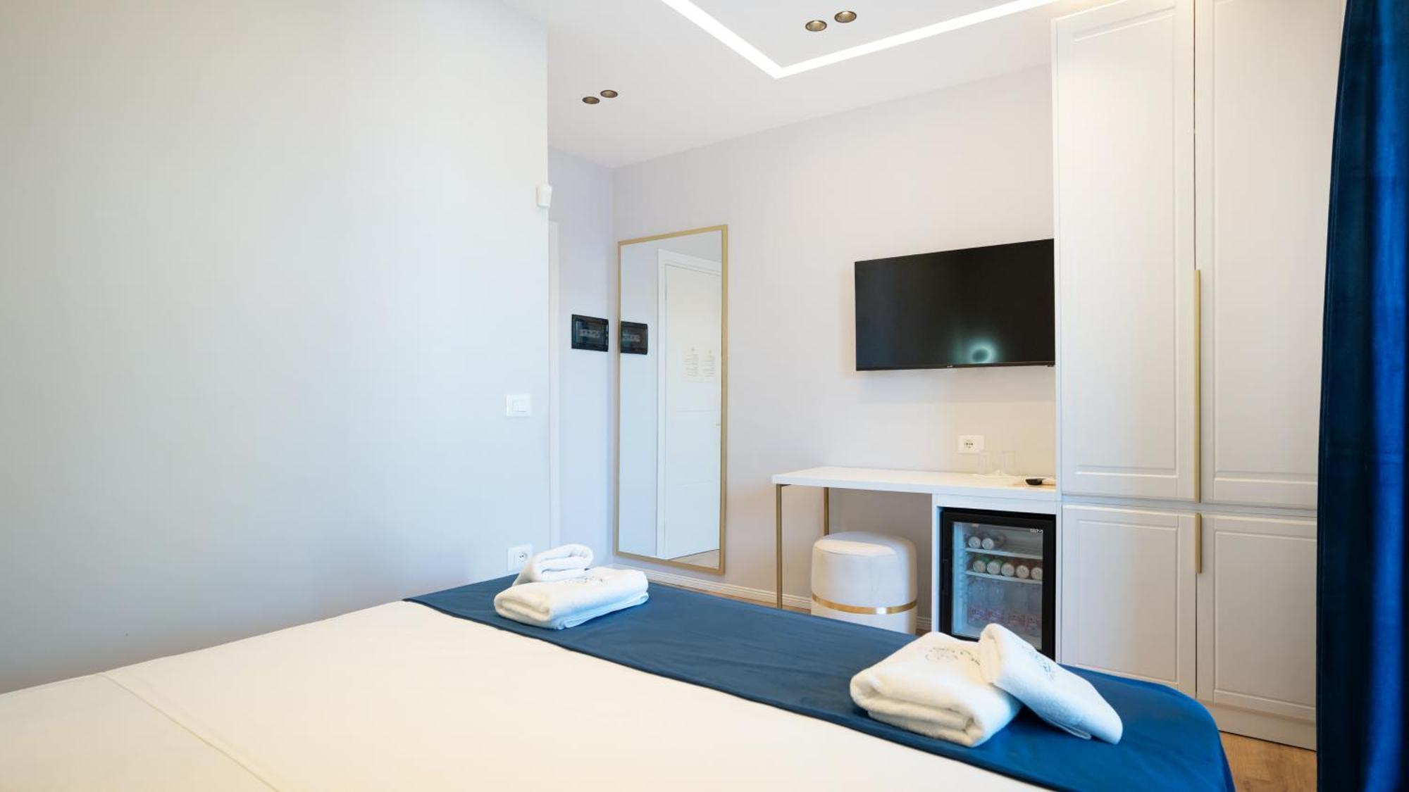 Sea Queen Luxury Hotel Radhimë エクステリア 写真