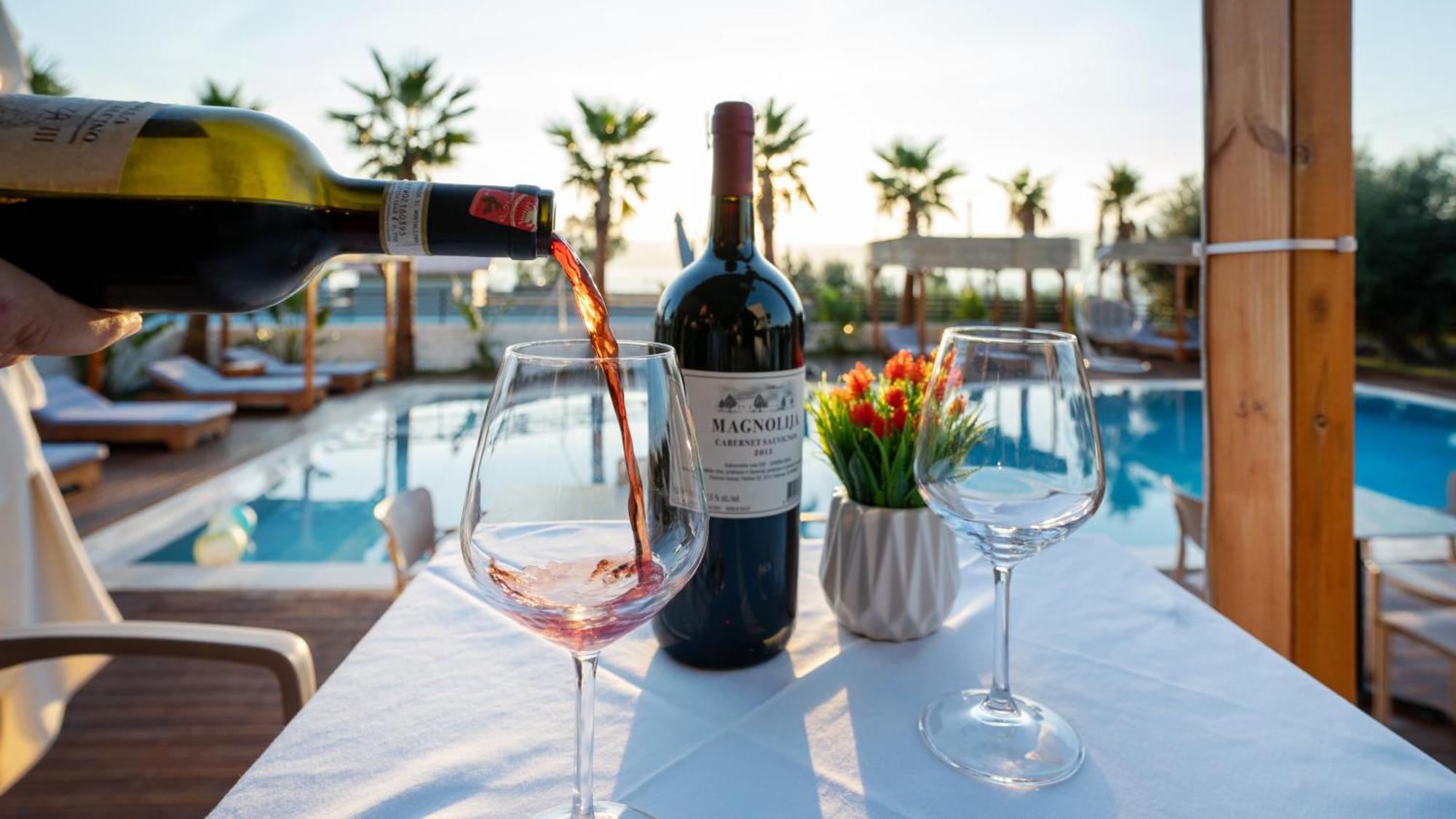 Sea Queen Luxury Hotel Radhimë エクステリア 写真